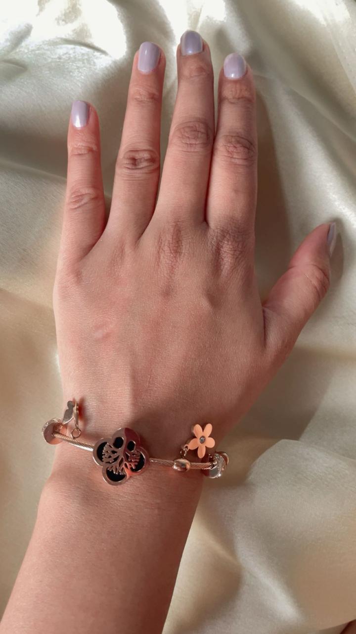 Elegant anti-tarnish charm bracelet